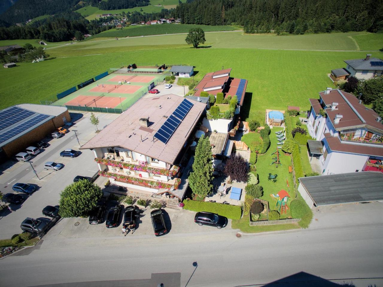 Angerer Alpine Suiten Und Familienappartements Tirol Aparthotel